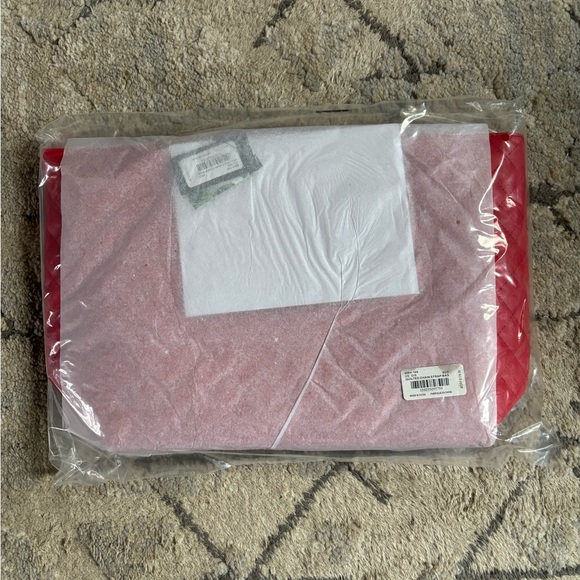 BADGLEY MISCHKA quilted purse red NWT 17” x 10” - Picture 11 of 11